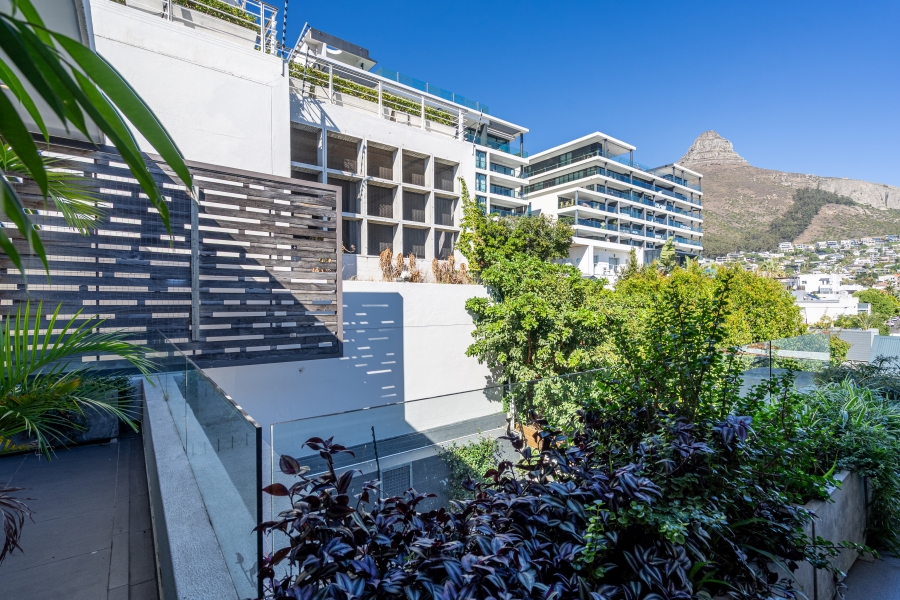 3 Bedroom Property for Sale in Sea Point Western Cape